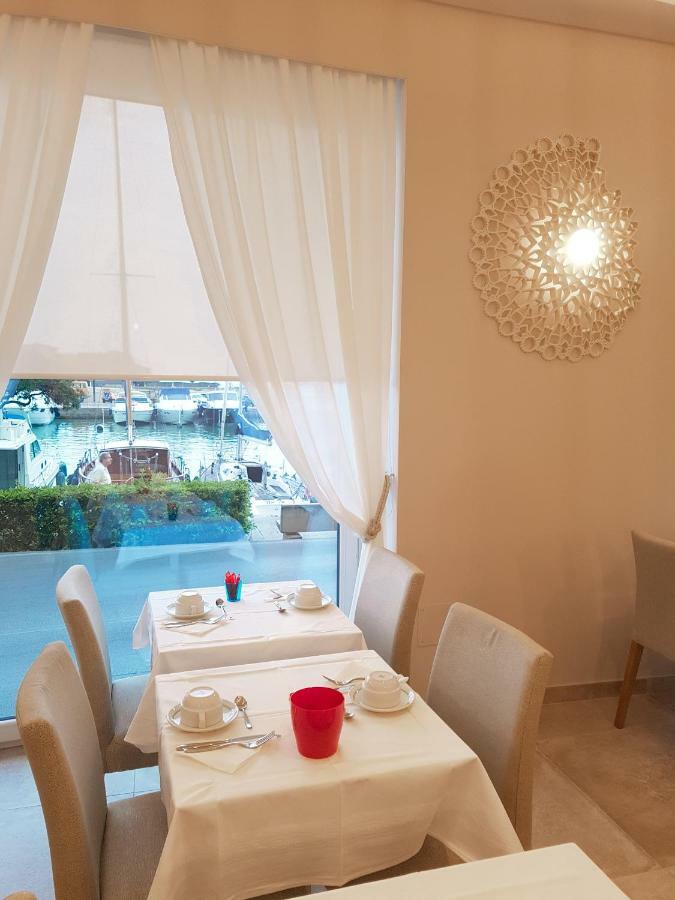 Roma Hotel Castiglione della Pescaia Extérieur photo