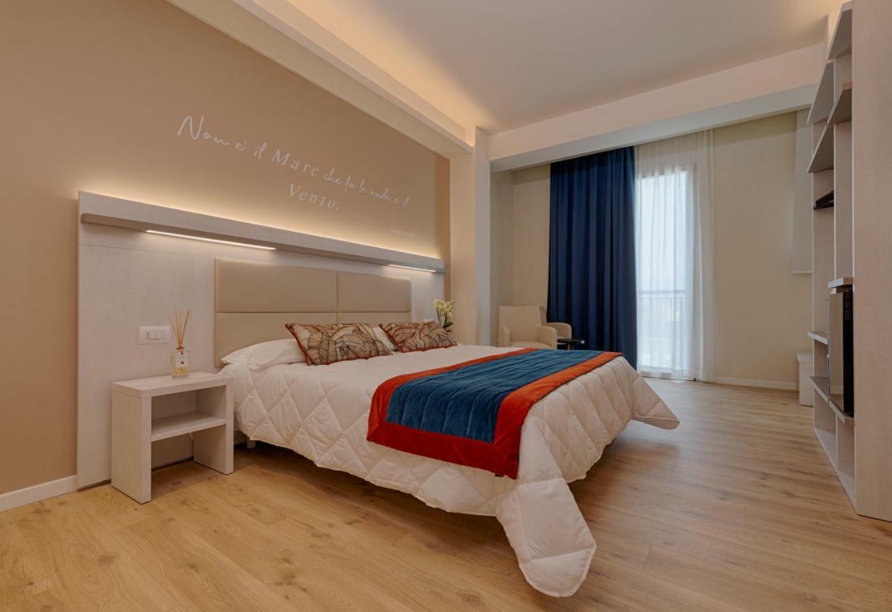 Roma Hotel Castiglione della Pescaia Extérieur photo
