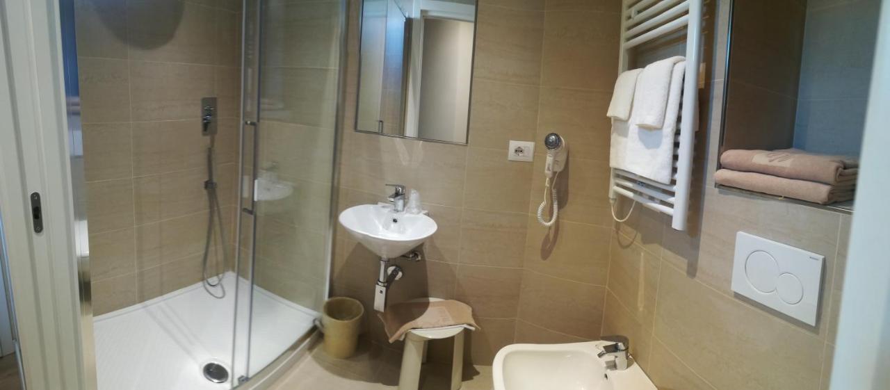 Roma Hotel Castiglione della Pescaia Extérieur photo
